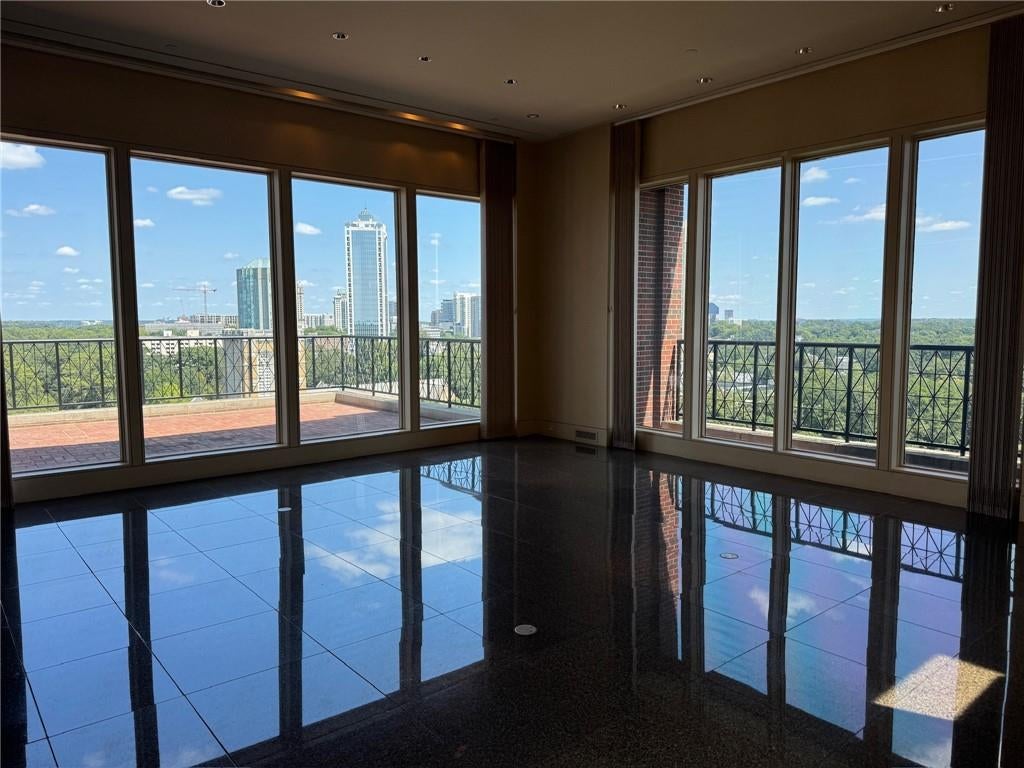 2724 Peachtree Road NW Upper Penthouse