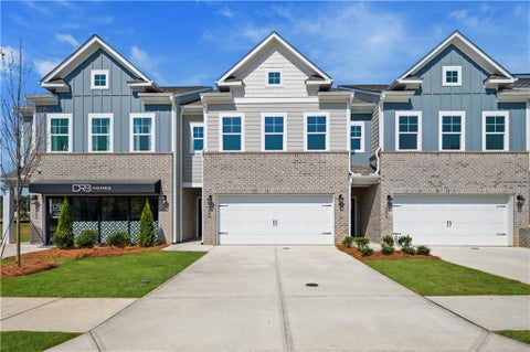 Townhouse For Sale - 3649 Donovan Circle<br/> Loganville, GA 30052