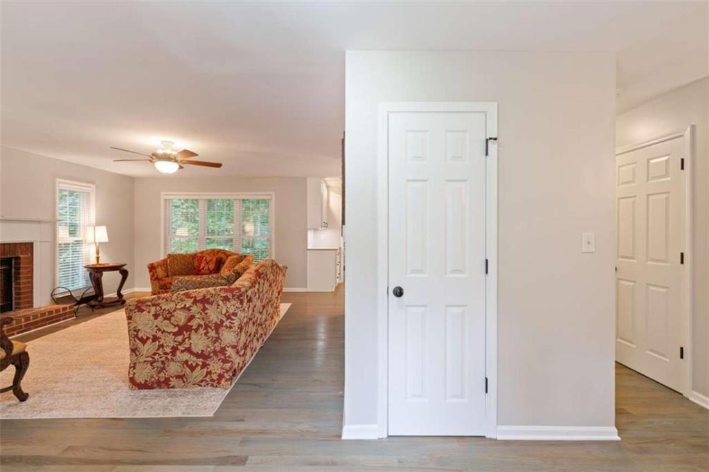 2690 Valvedere Drive, Brookhaven, Georgia image 7