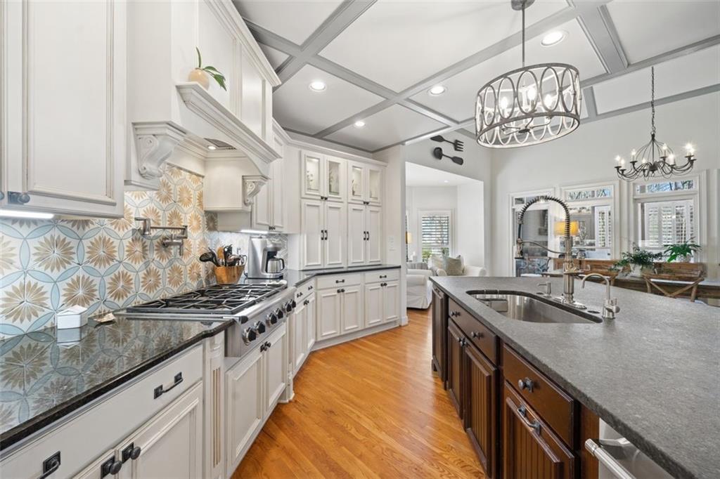 302 W Country Drive, Johns Creek, Georgia image 15