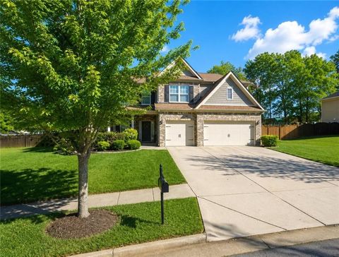 Homes For Sale - 2390 Cain Circle<br/> Dacula, GA 30019