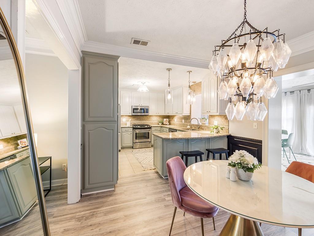Saint Charles Square - Residential