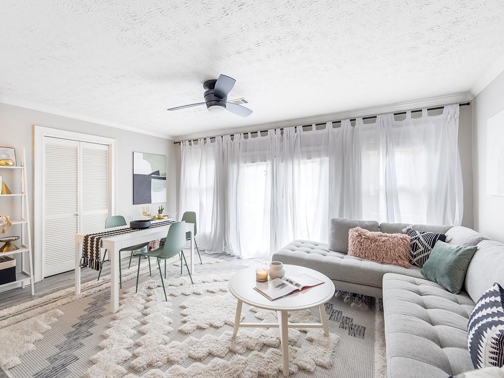 Saint Charles Square - Residential