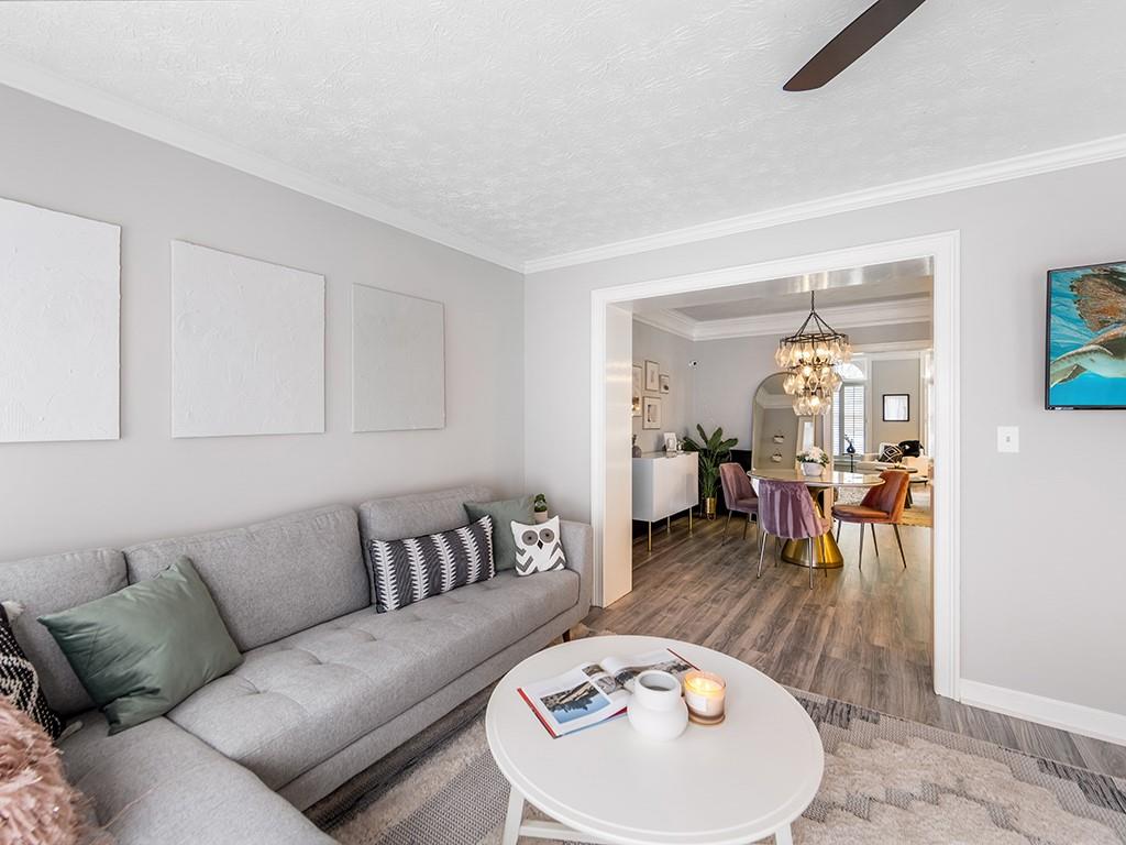Saint Charles Square - Residential