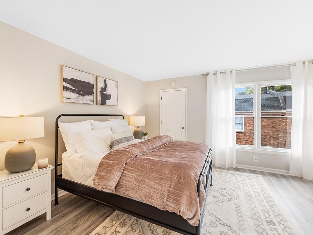 Saint Charles Square - Residential