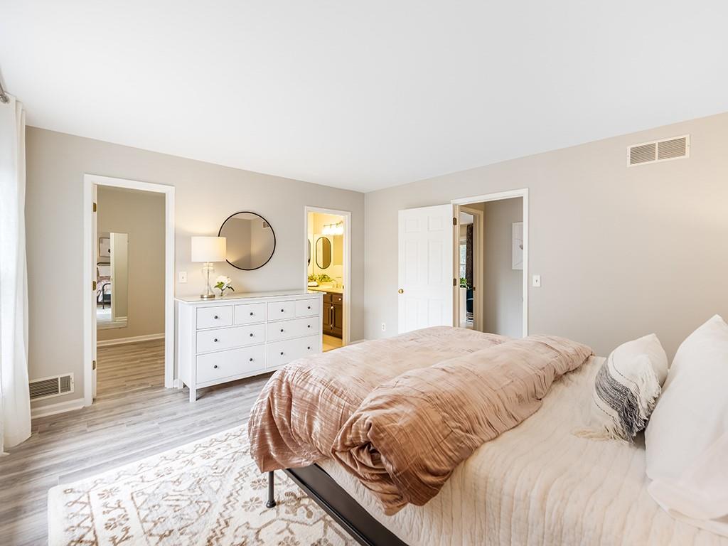 Saint Charles Square - Residential