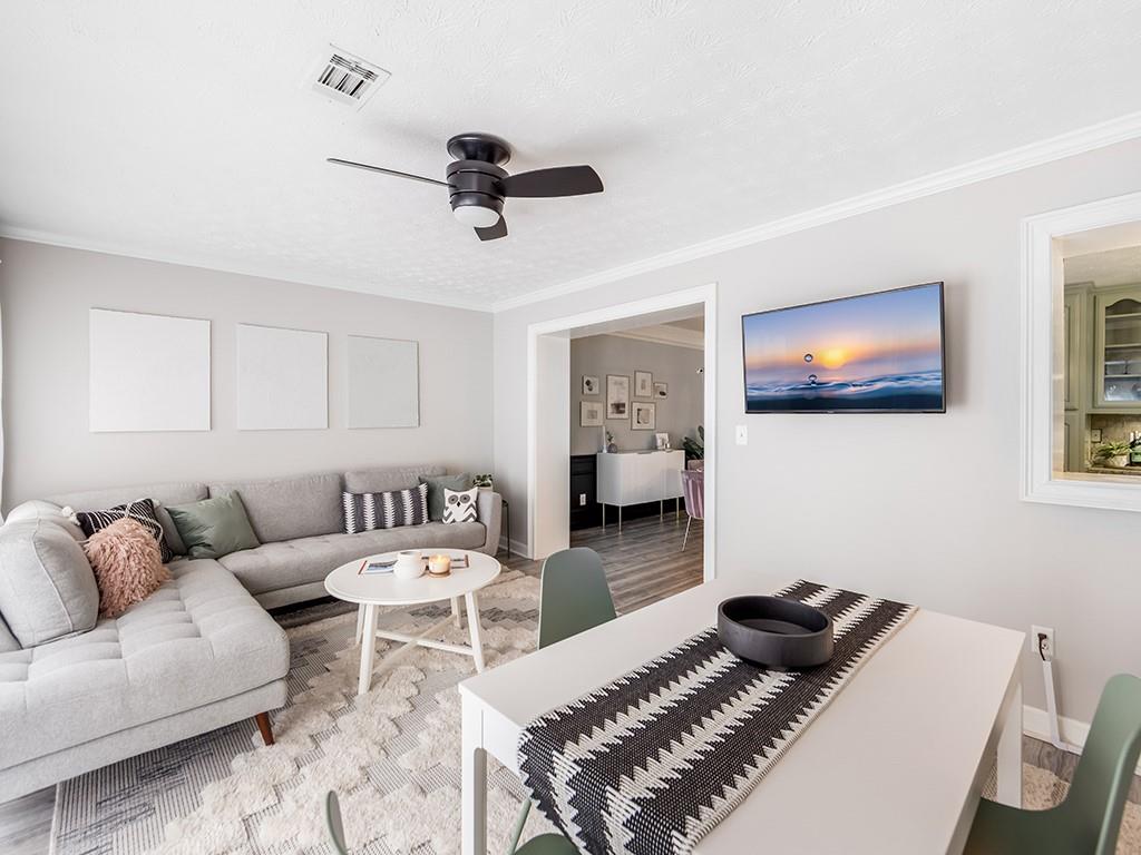 Saint Charles Square - Residential