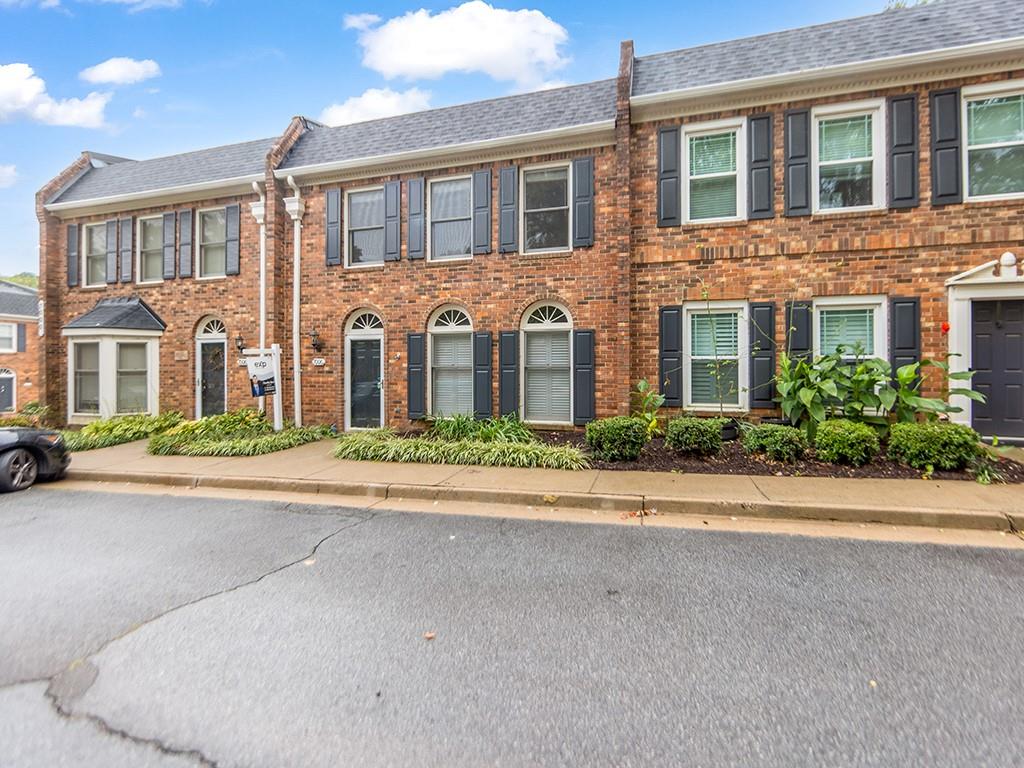 7006 Saint Charles Square
