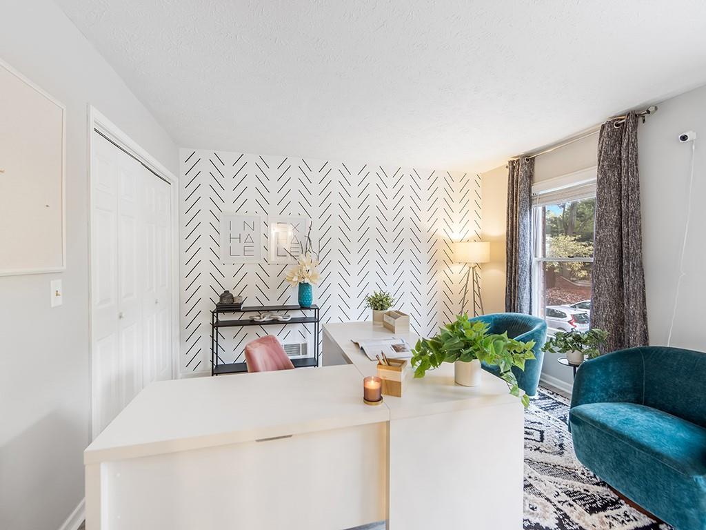Saint Charles Square - Residential