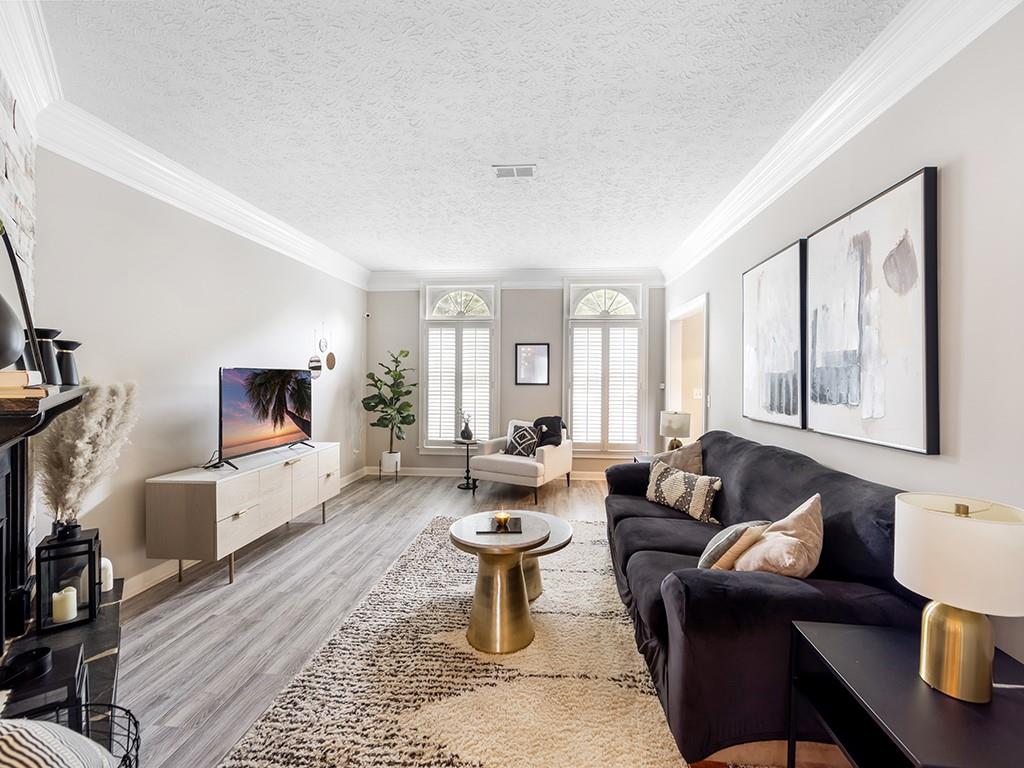 Saint Charles Square - Residential