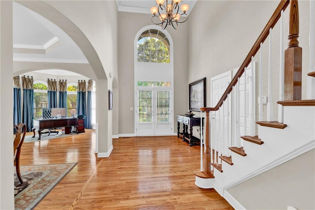 5335 Davenport Manor