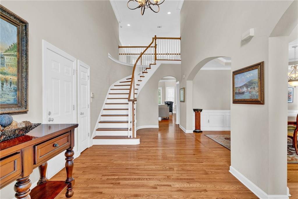 5335 Davenport Manor