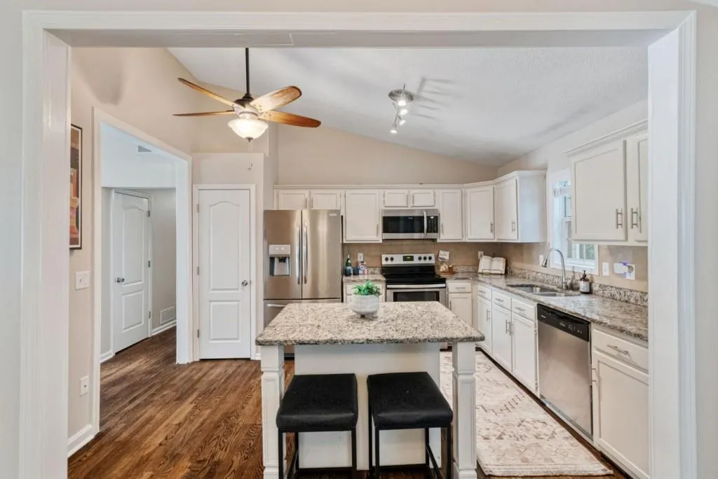 Smyrna, Georgia 30082, United States, 5 Bedrooms Bedrooms, ,3 BathroomsBathrooms,Residential,Active,146617