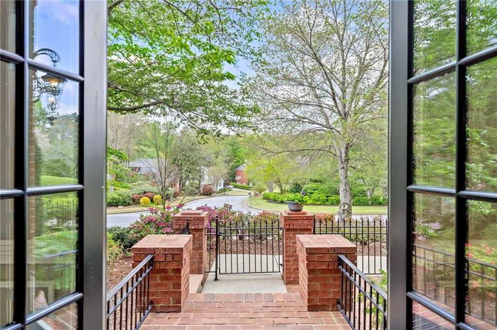 9250 Nesbit Lakes Drive, Alpharetta, Georgia image 7