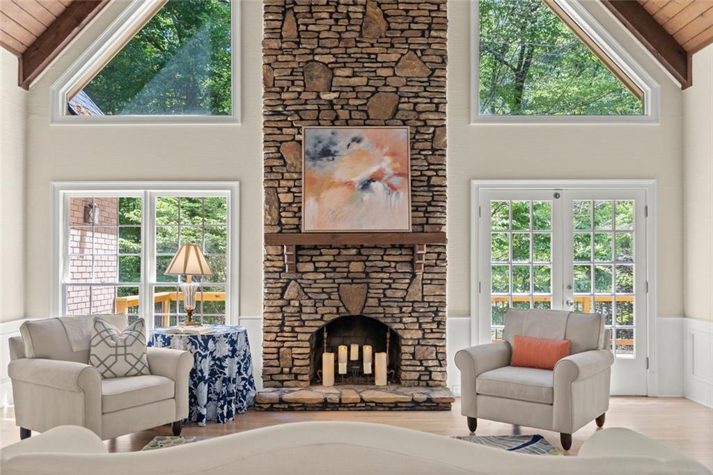 1585 Lazy River Lane