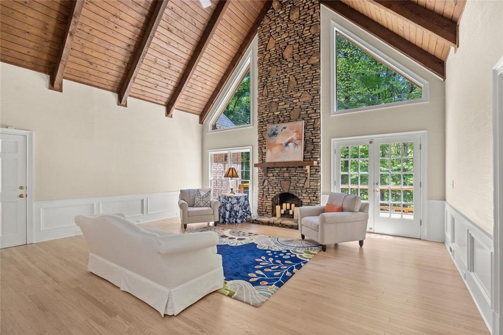 1585 Lazy River Lane