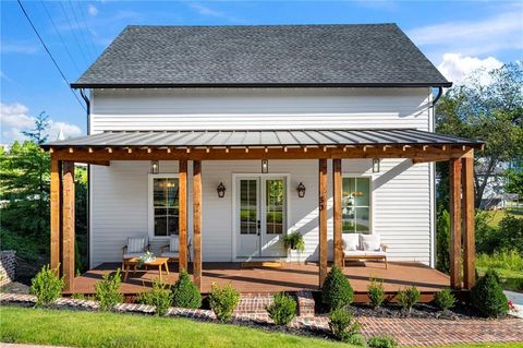 50 Maple Street Roswell GA 30075