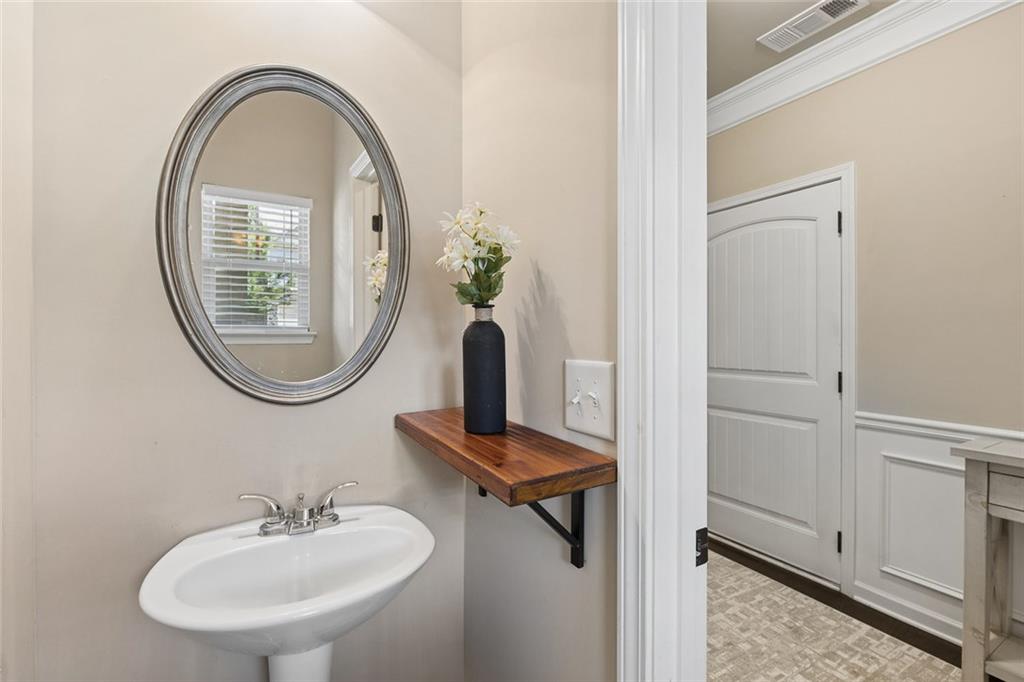 653 Oakside Place