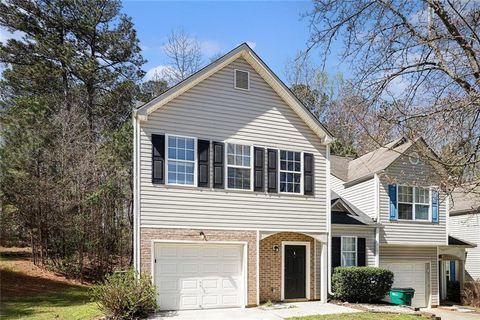 Townhouse For Sale - 6667 Sunset Park<br/> Rex, GA 30273