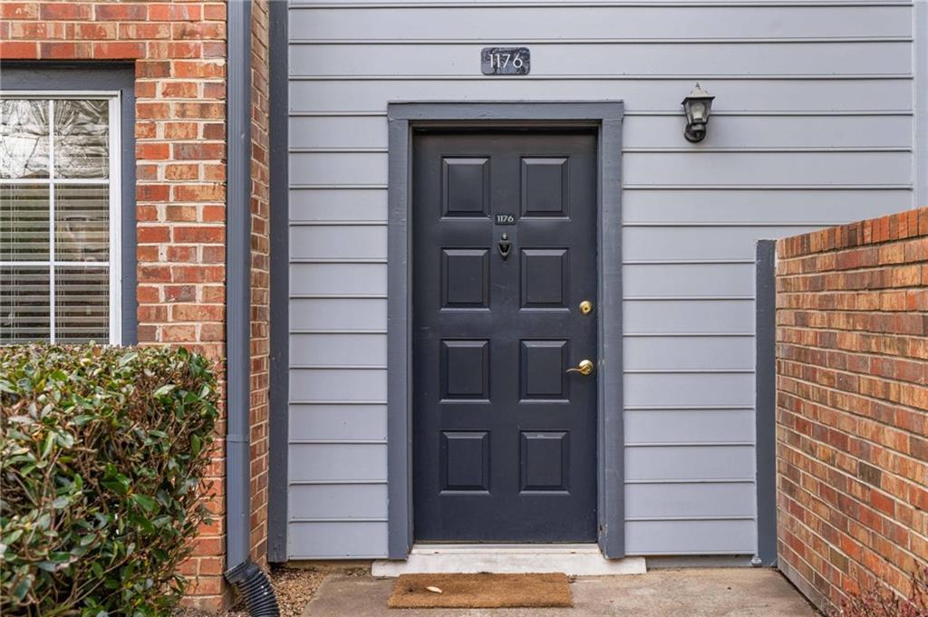 1176 Weatherstone Drive NE