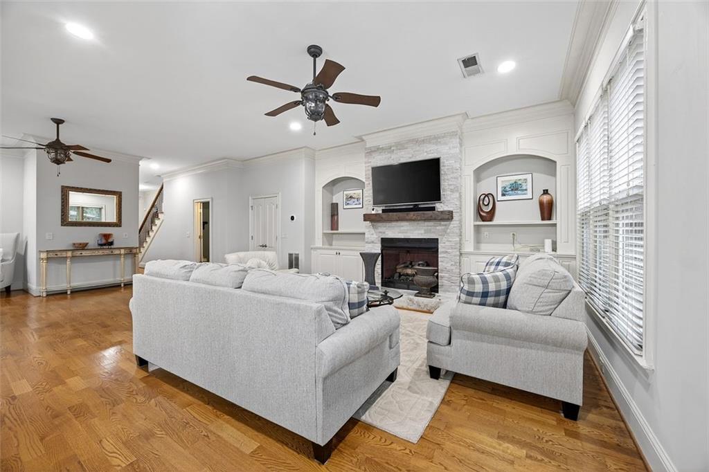 6273 CLAPHAM Lane