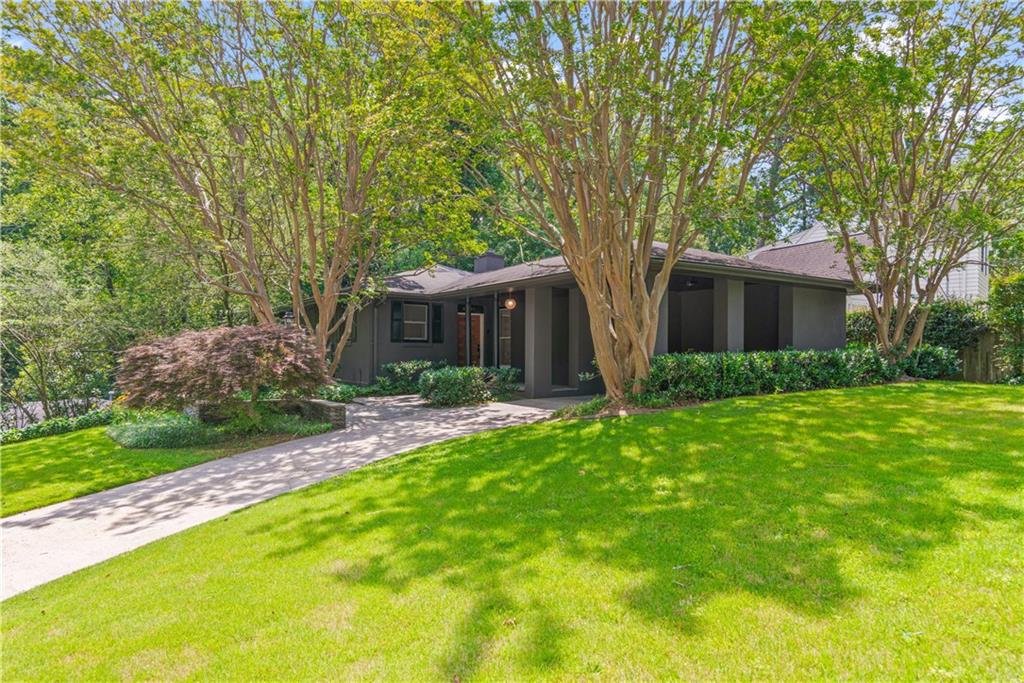 2901 N Hills Drive NE