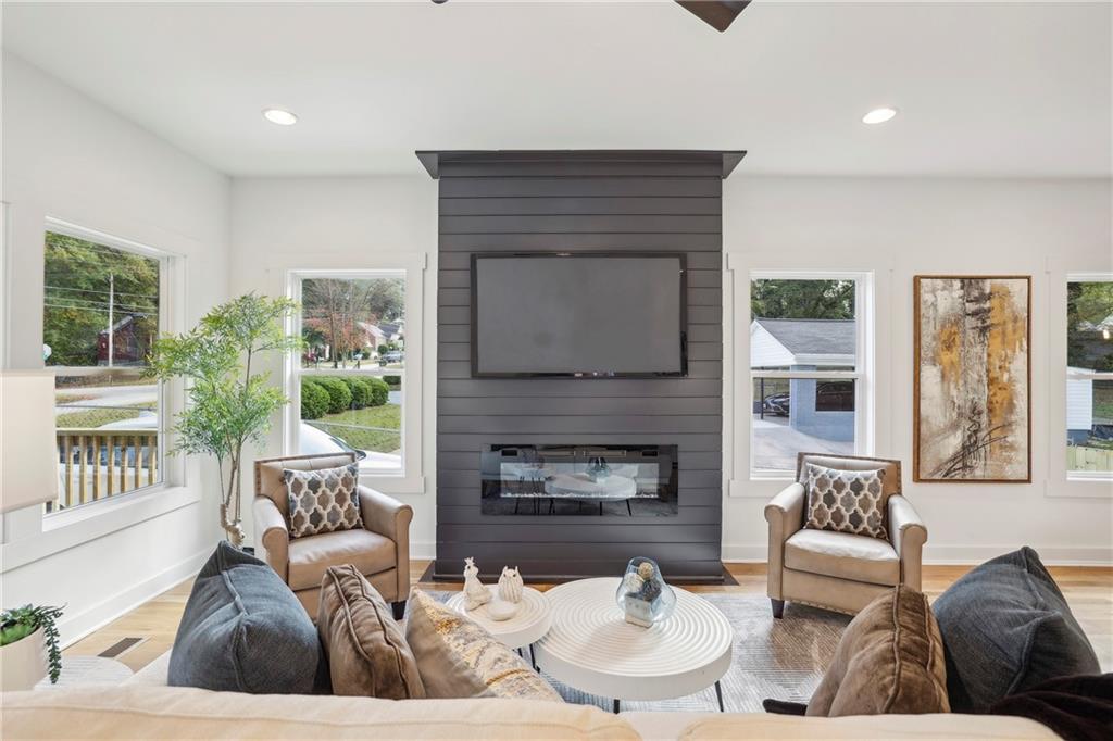 1593 Westhaven Drive SW
