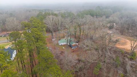 Homes For Sale - 6531 Reinhardt College Parkway<br/> Waleska, GA 30183