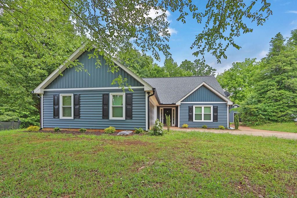 5166 Huntingford Drive, Gainesville, Georgia image 1