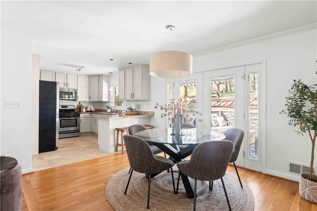 2666 Warwick Circle NE