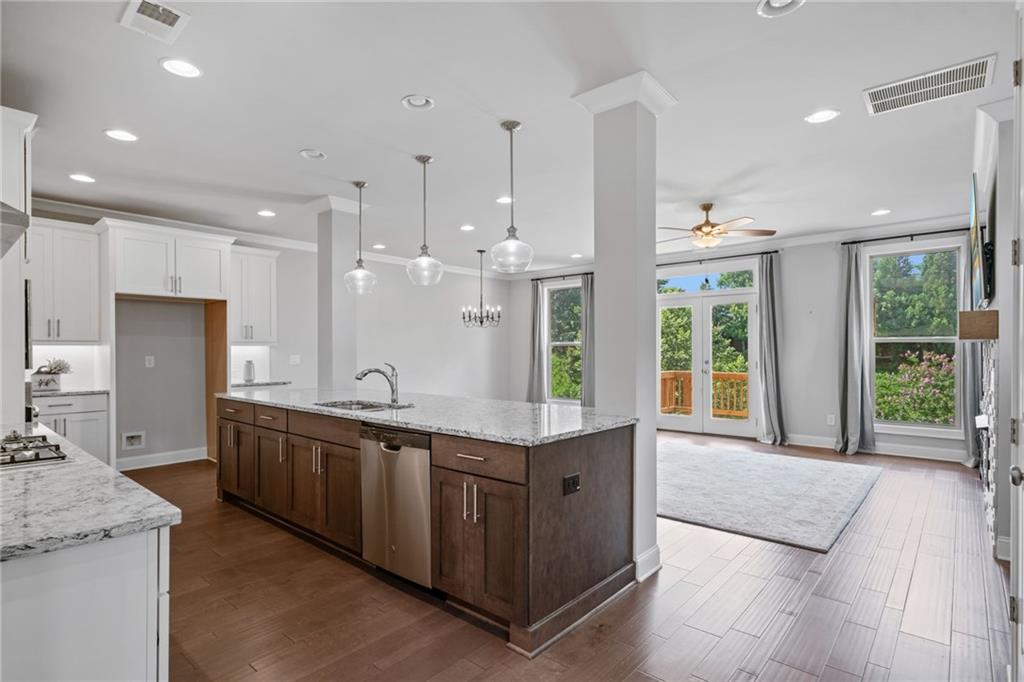 1858 Glenview Park Circle