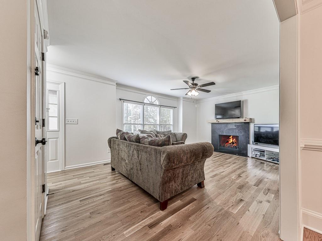 47 White Oak Drive SE