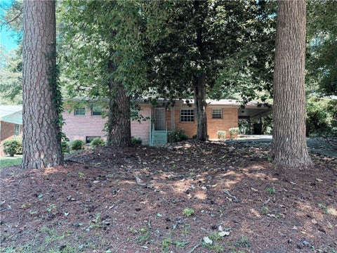 Homes For Sale - 683 Skipper Drive<br/> Atlanta, GA 30318