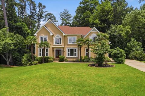 Homes For Sale - 355 Chelsey Court<br/> Alpharetta, GA 30004