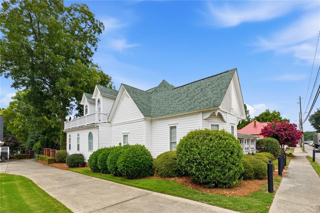 176 Confederate Avenue