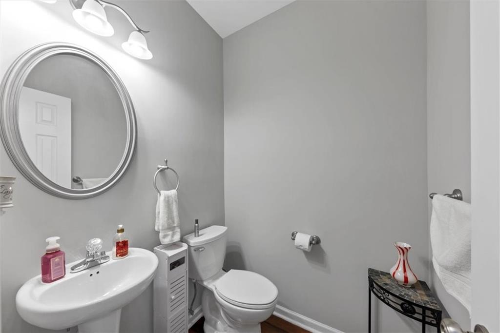 5780 Crestwick Way, Cumming, Georgia image 7