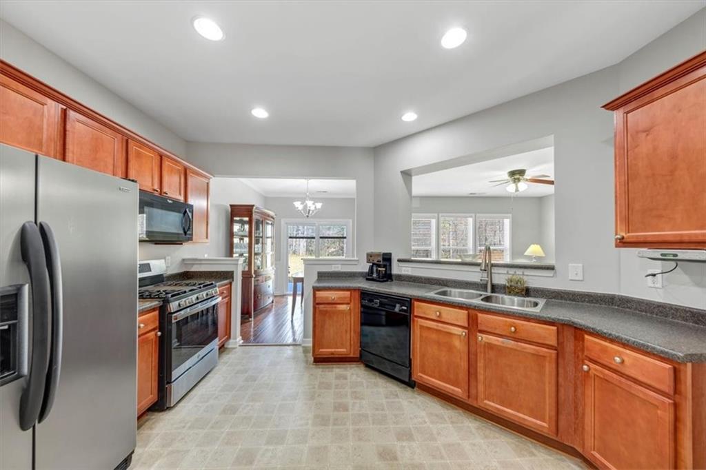 5780 Crestwick Way, Cumming, Georgia image 18