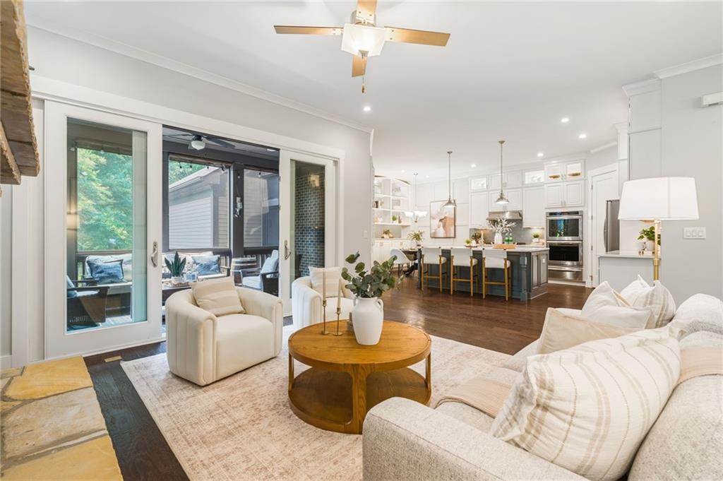 5963 Bond Street