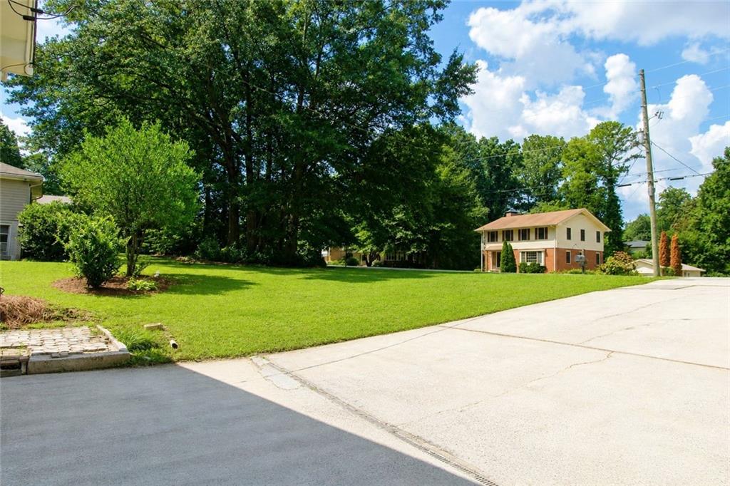 703 Foxcroft Trail SE