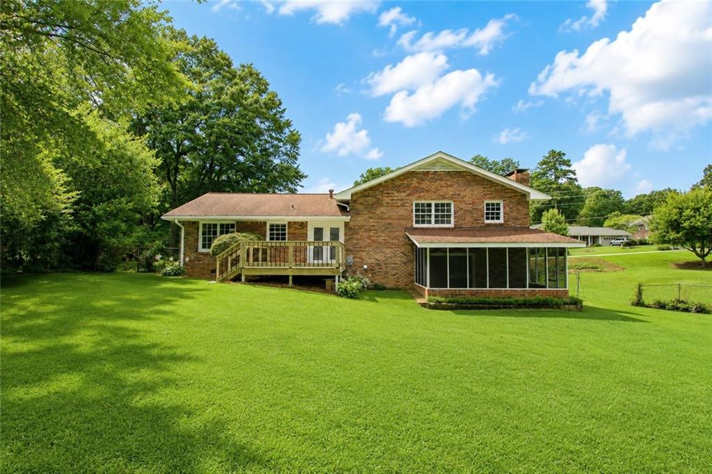 703 Foxcroft Trail SE