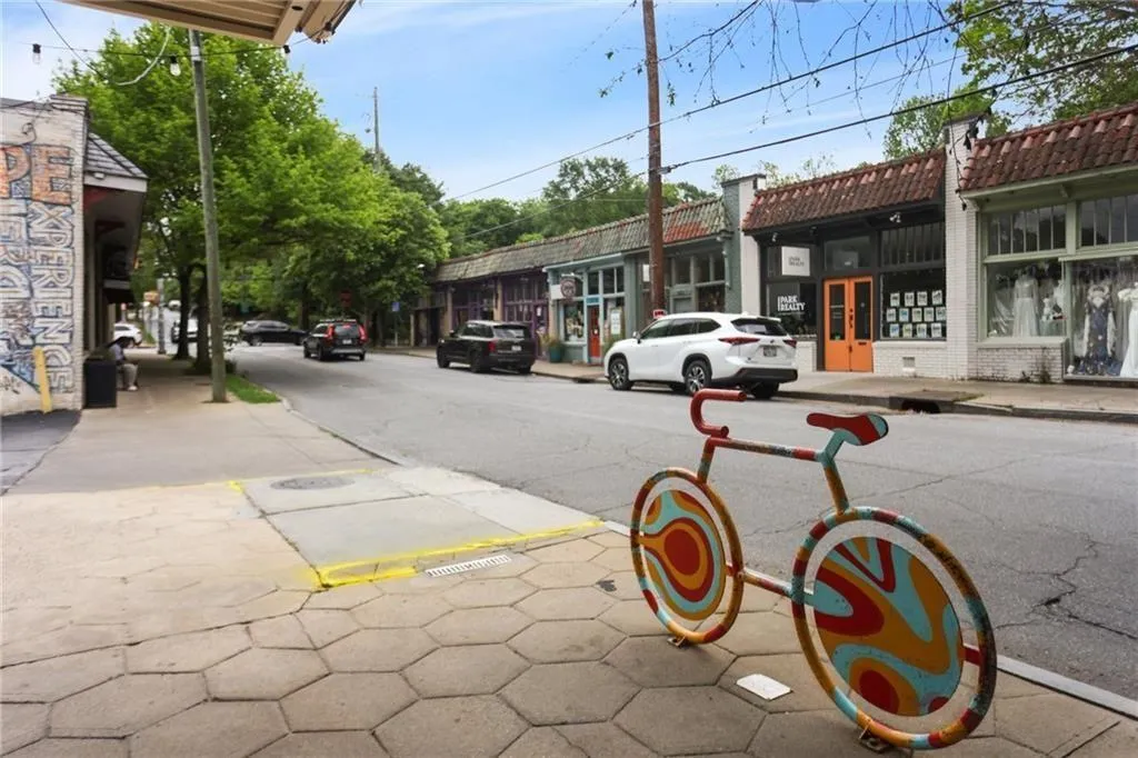 Atlanta, Georgia 30307, United States, 3 Bedrooms Bedrooms, ,4 BathroomsBathrooms,Residential,Active,130499