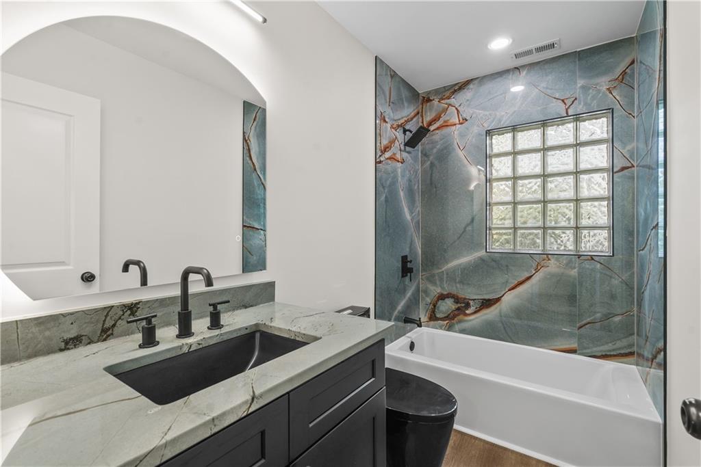 1658 Altadena Place SW