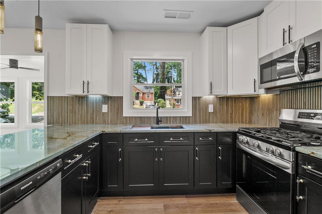 1658 Altadena Place SW