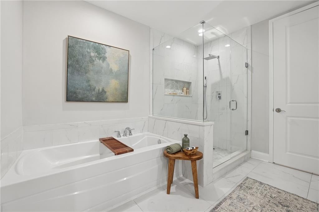 270 17th Street NW 909
