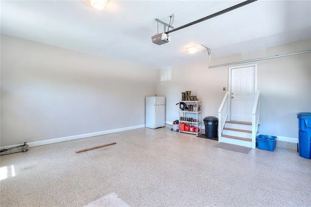 Loganville, Georgia 30052, United States, 5 Bedrooms Bedrooms, ,4 BathroomsBathrooms,Residential,Active,135623