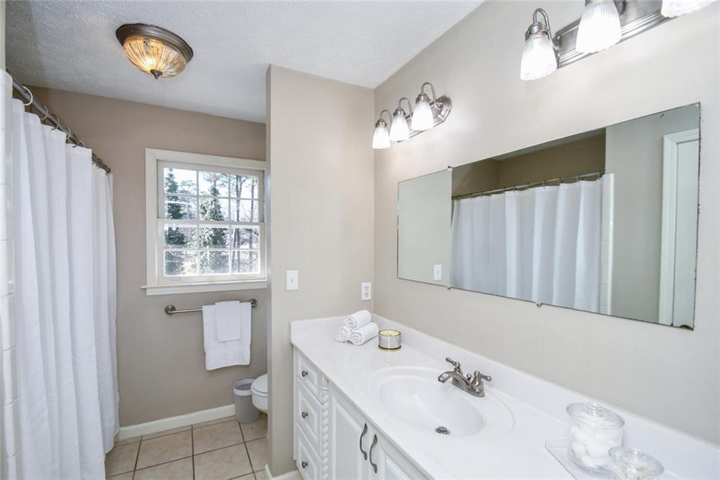 1357 Ridgewood Drive, Lilburn, Georgia image 44