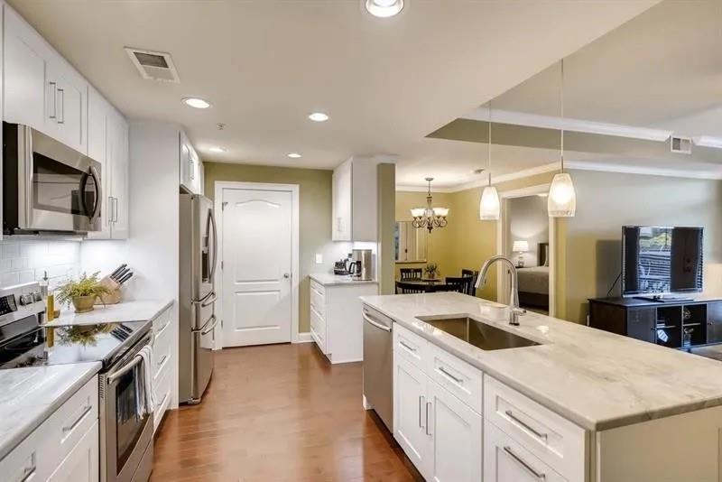 390 17th Street NW 3018