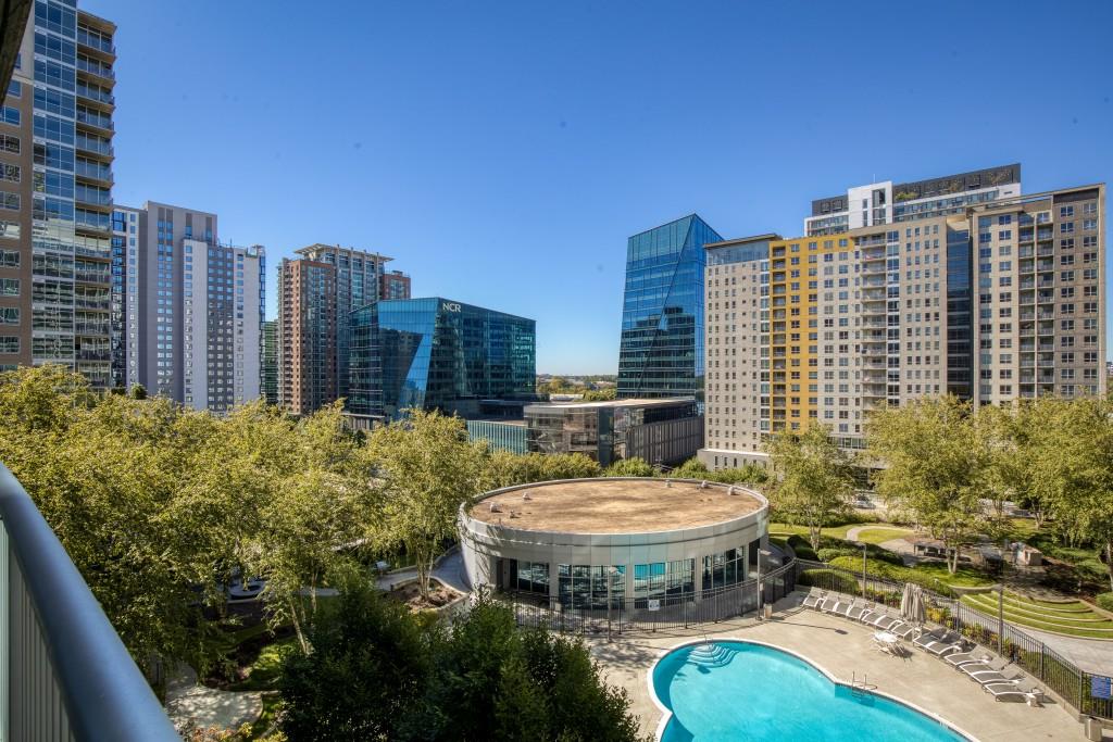 Plaza Midtown - Residential