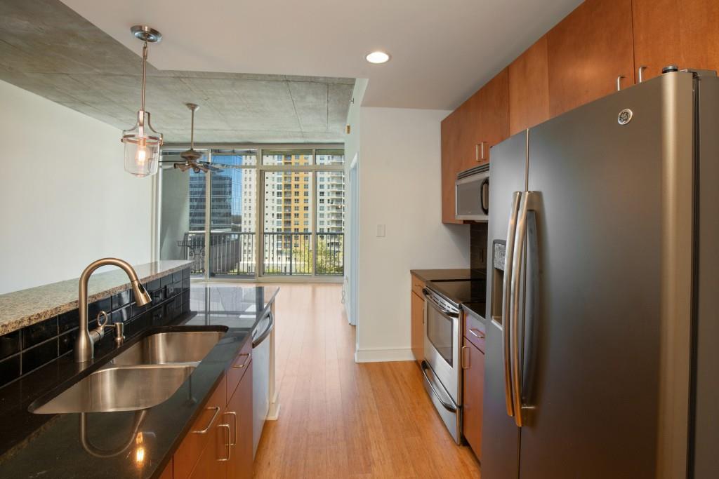 Plaza Midtown - Residential