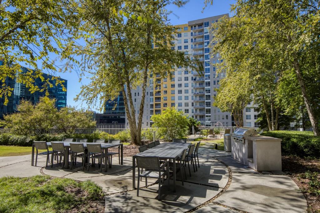 Plaza Midtown - Residential